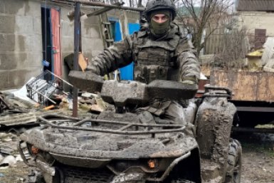 Военнослужащего ВВО из Хабаровского края наградили медалями Суворова и Жукова Предоставлено пресс-службой Восточного военного округа